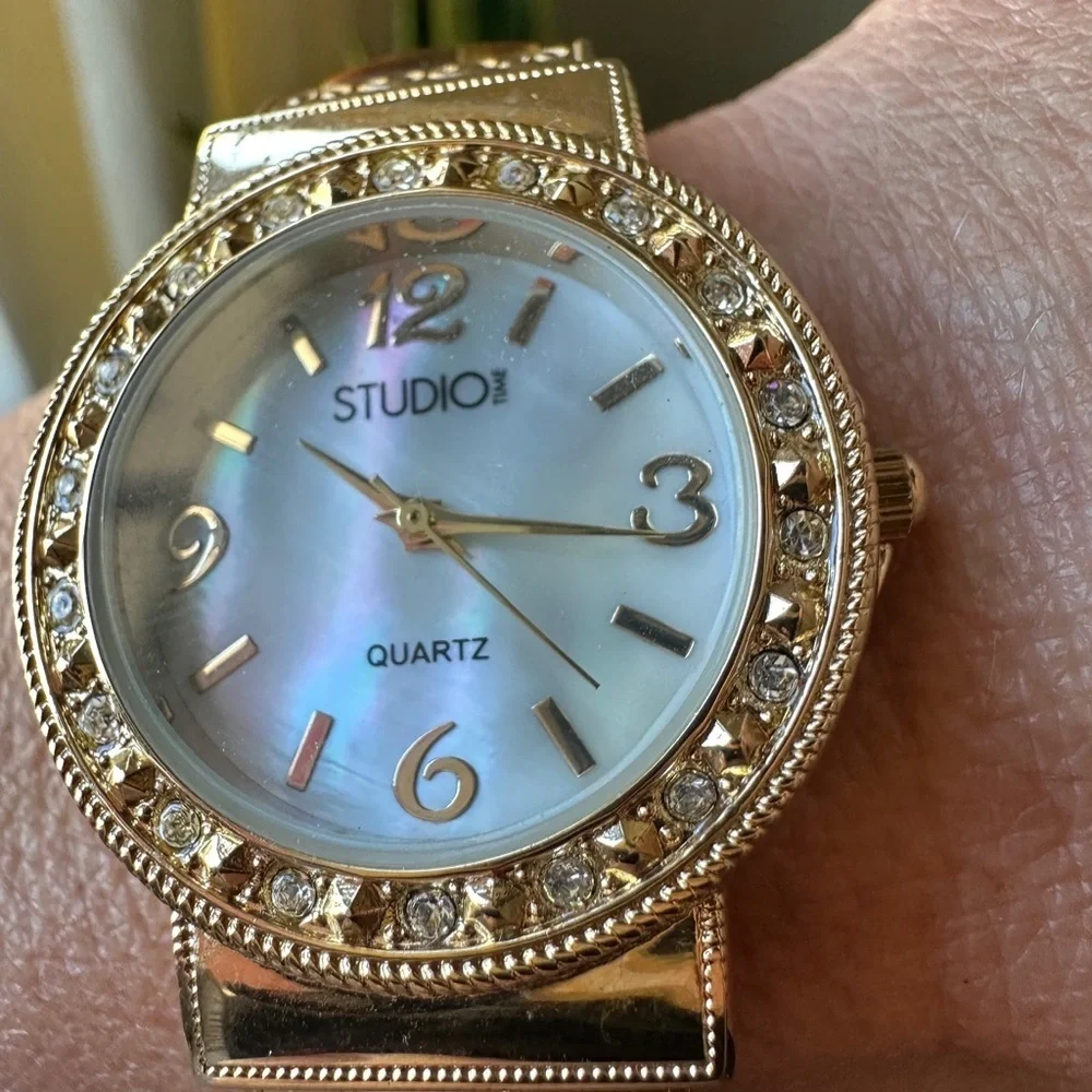 Vintage Studio Gold Quartz mother of pearl Timepiece